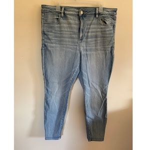 Light Wash American Eagle Jeggings